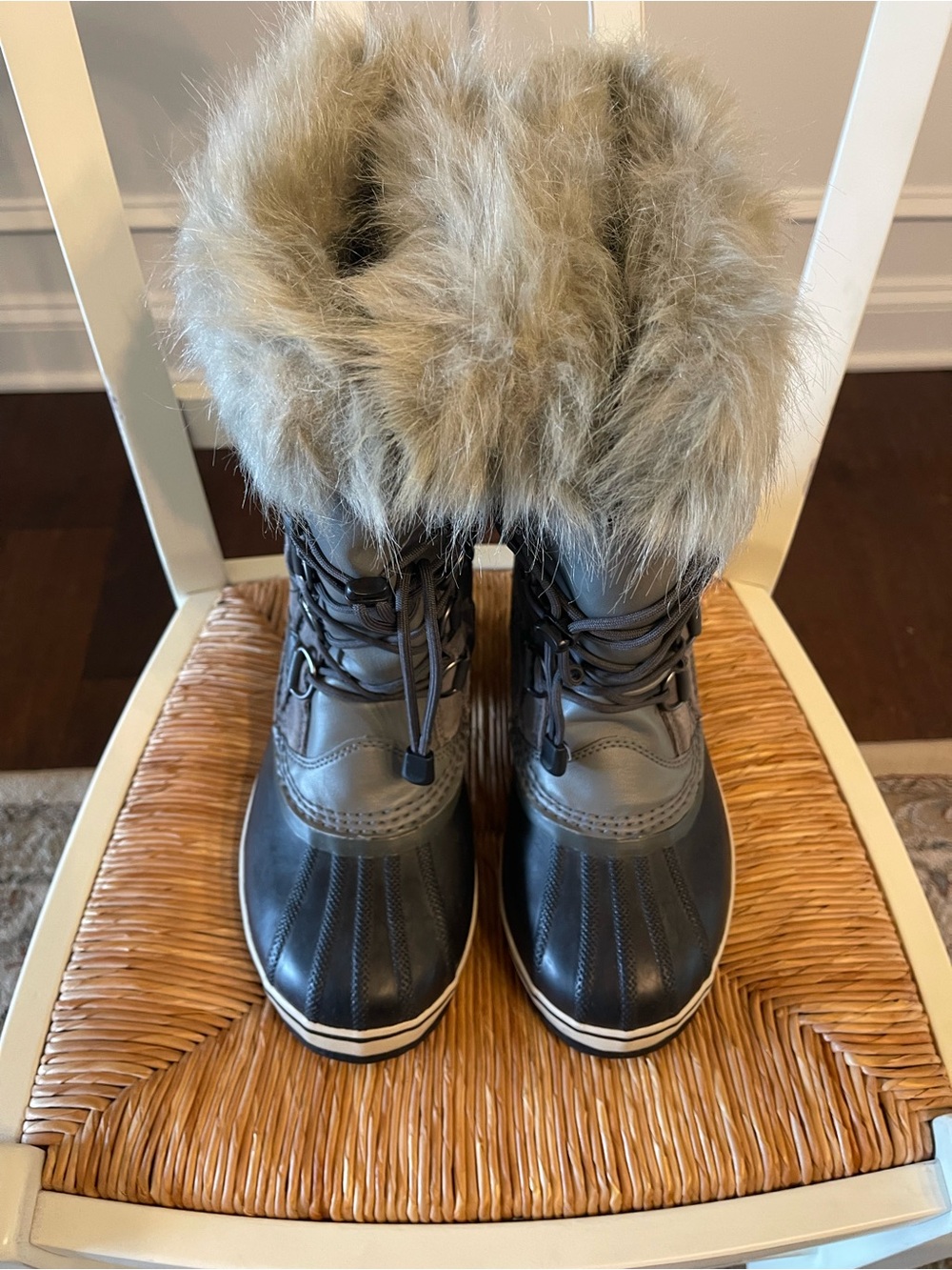 Sorel Joan of Arctic Waterproof Winter Boots Faux Fur Trim Women’s size 6